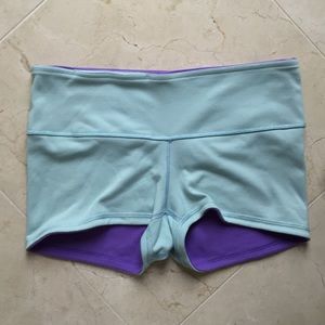 Reversible purple and teal lululemon spandex